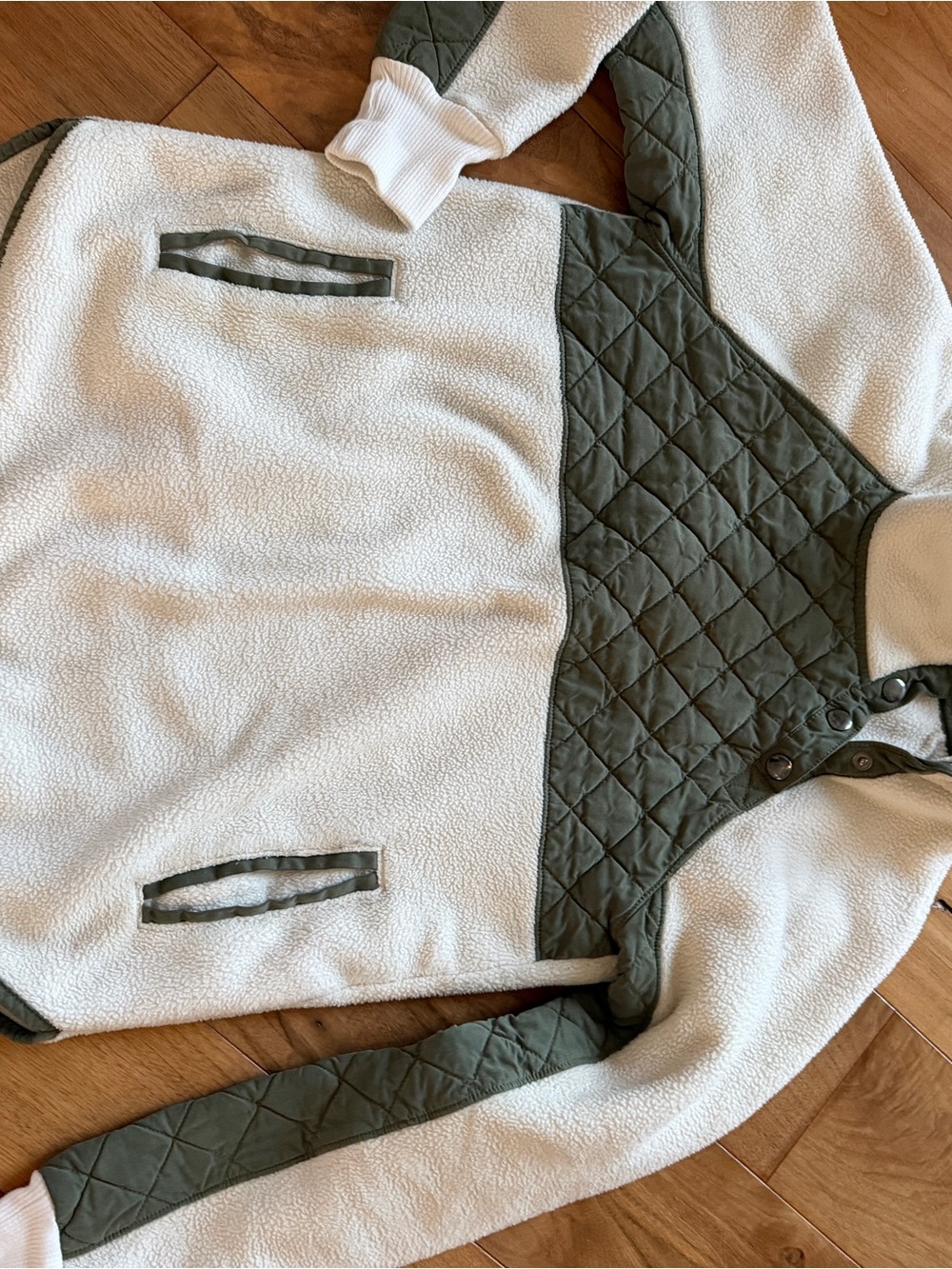 Women Abercrombie & Fitch fleece pullover with quilted panel, size XS